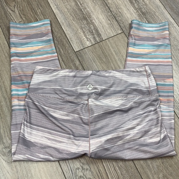 Prana Pillar Printed Capri Leggings - Picture 8 of 8